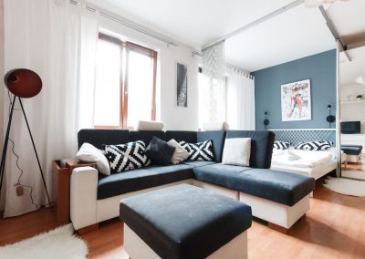 Design Studio 5′ to Prague centre